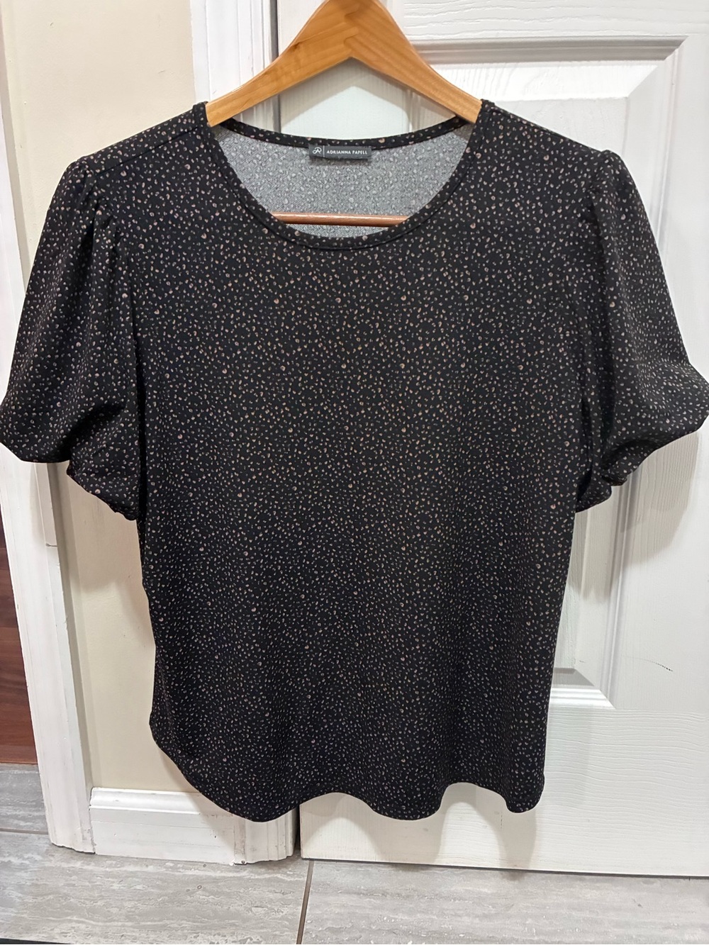 Adriana Papel Black Short Sleeve Dot Print Top Sz L